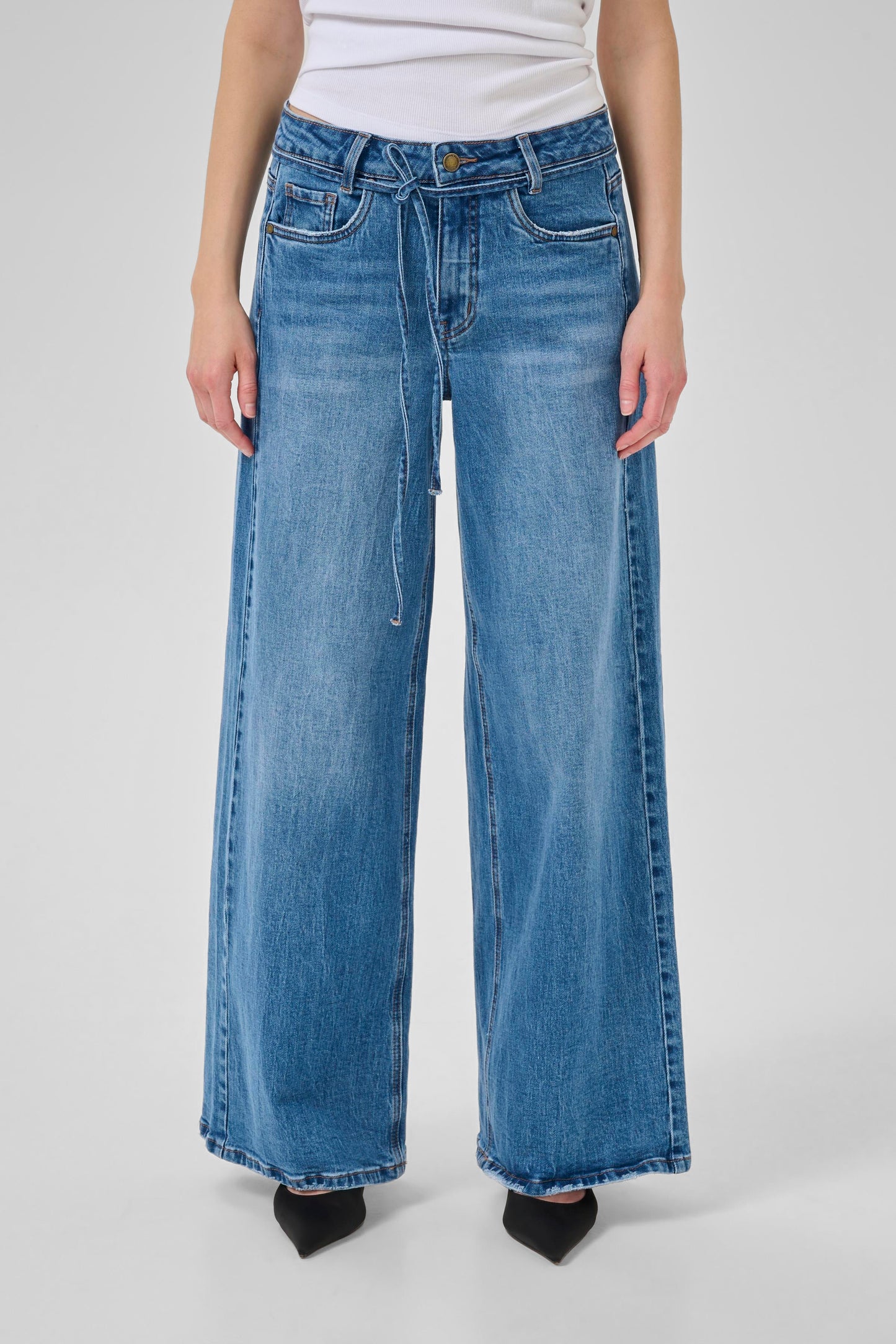 My Essential Wardrobe Karo Mid X-Wide Jeans - Medium Blue Wash