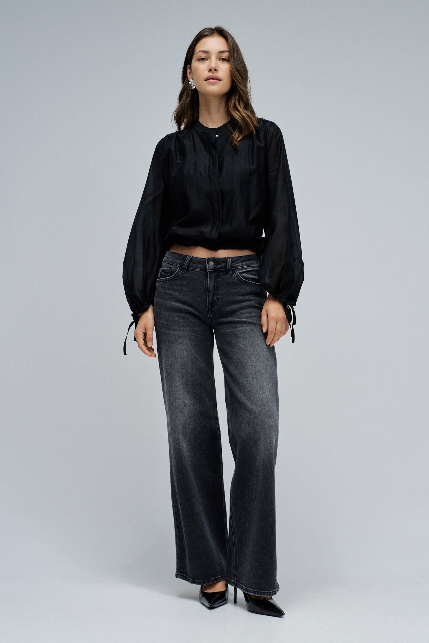 Salsa Buttoned Cropped Blouse - Black