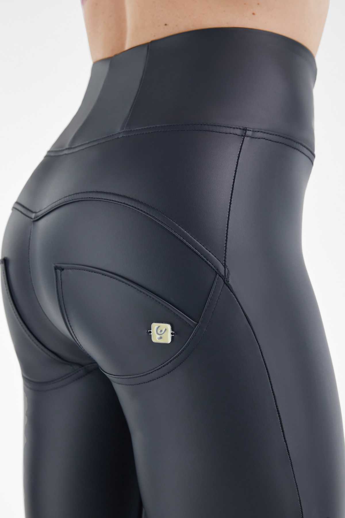 Freddy Super High Rise Faux Leather - Black