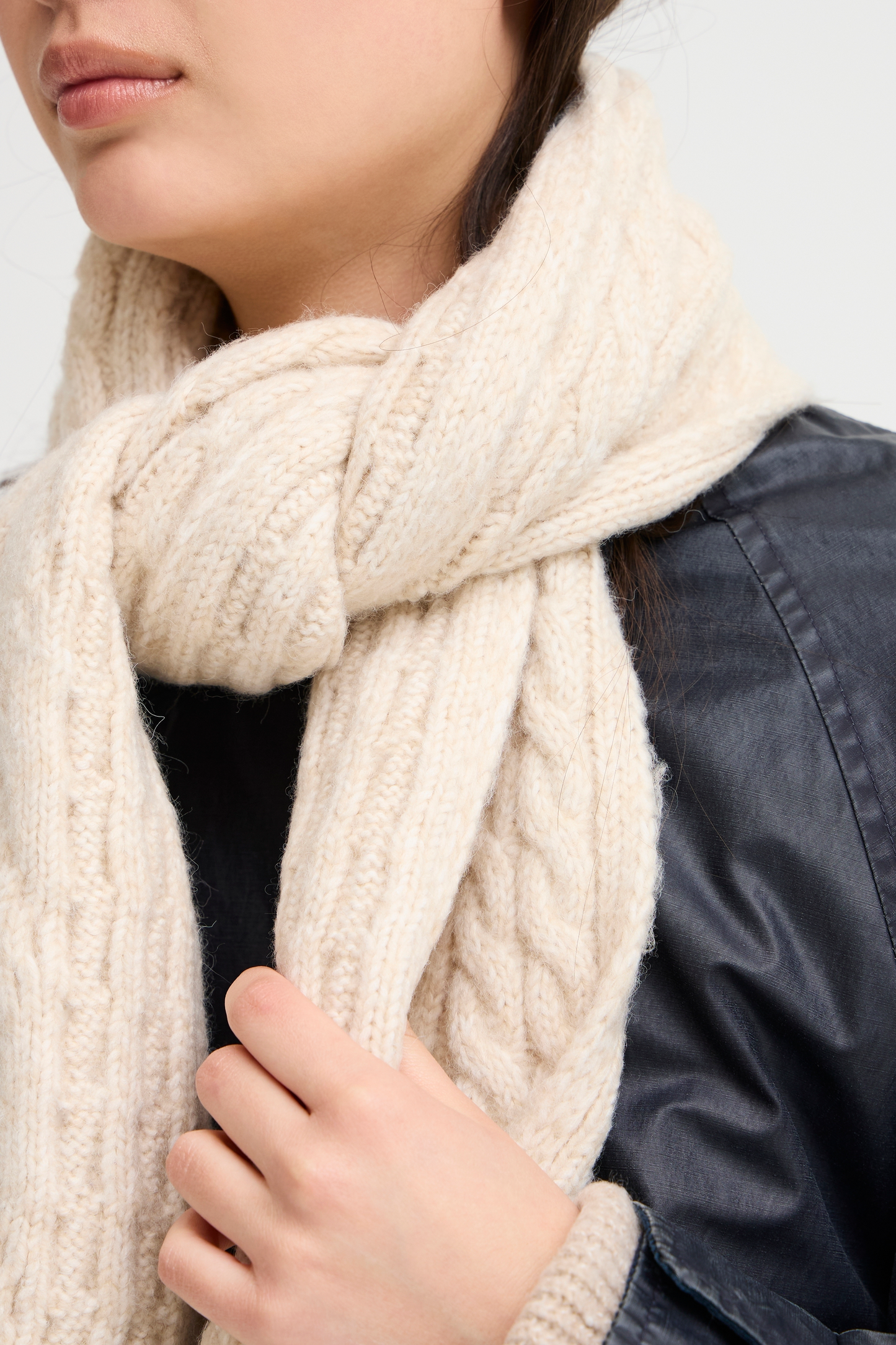 ICHI Lucy Scarf - Oatmeal