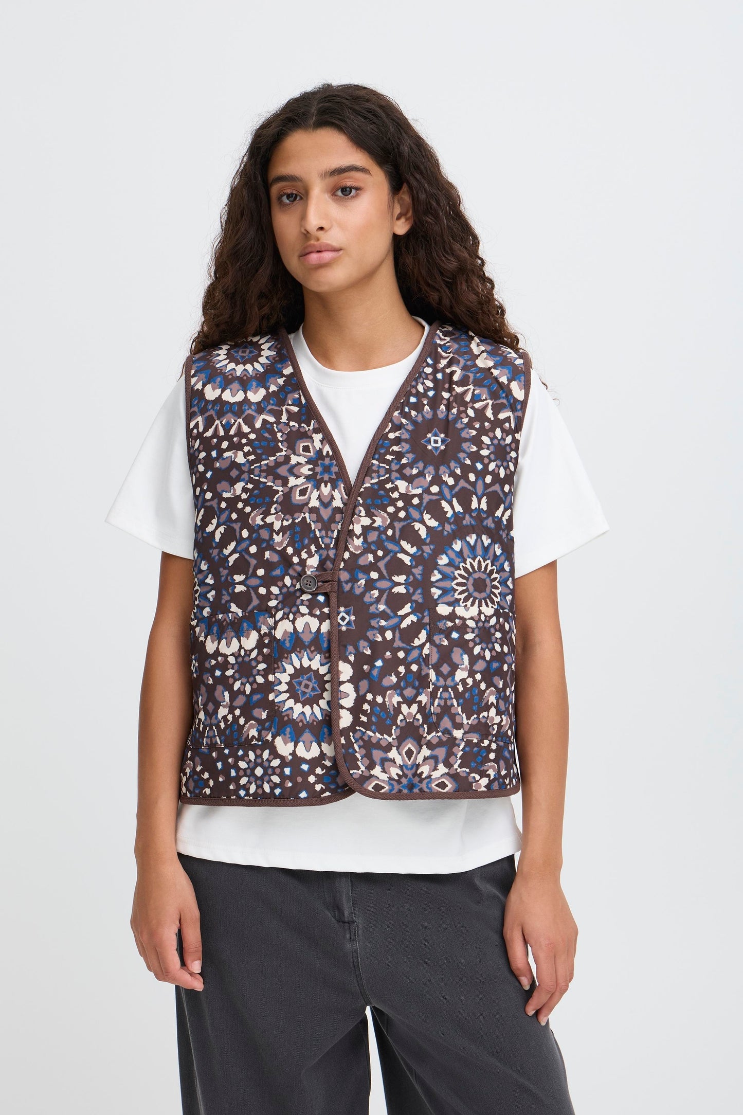 ICHI Gozima Waistcoat - Coffee Bean