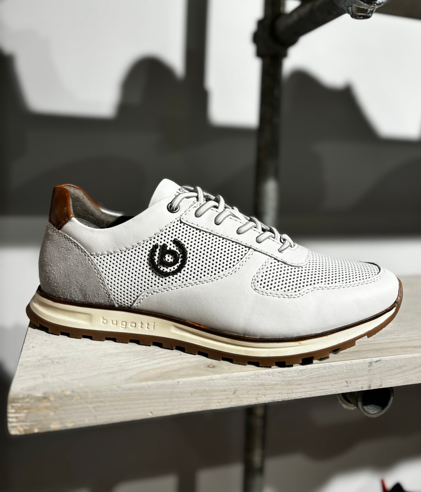 Bugatti Laced Trainer - White