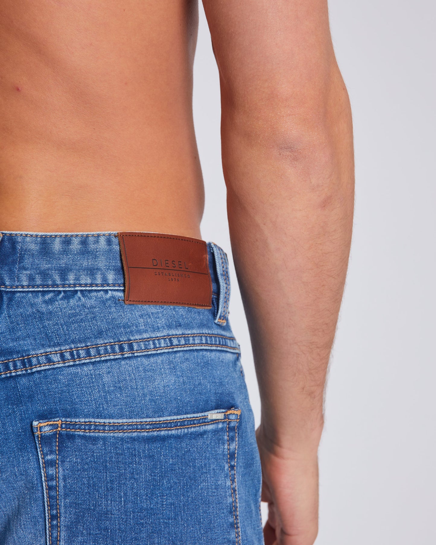 Diesel Mens Holden Austin Tapered Fit Jean - Stone Blue