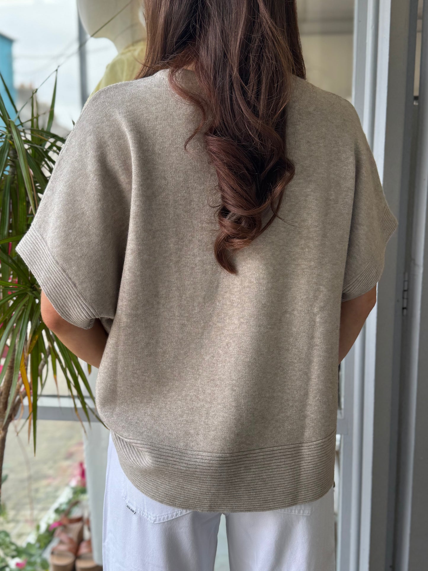 Deck Sleeveless Cardigan - Beige