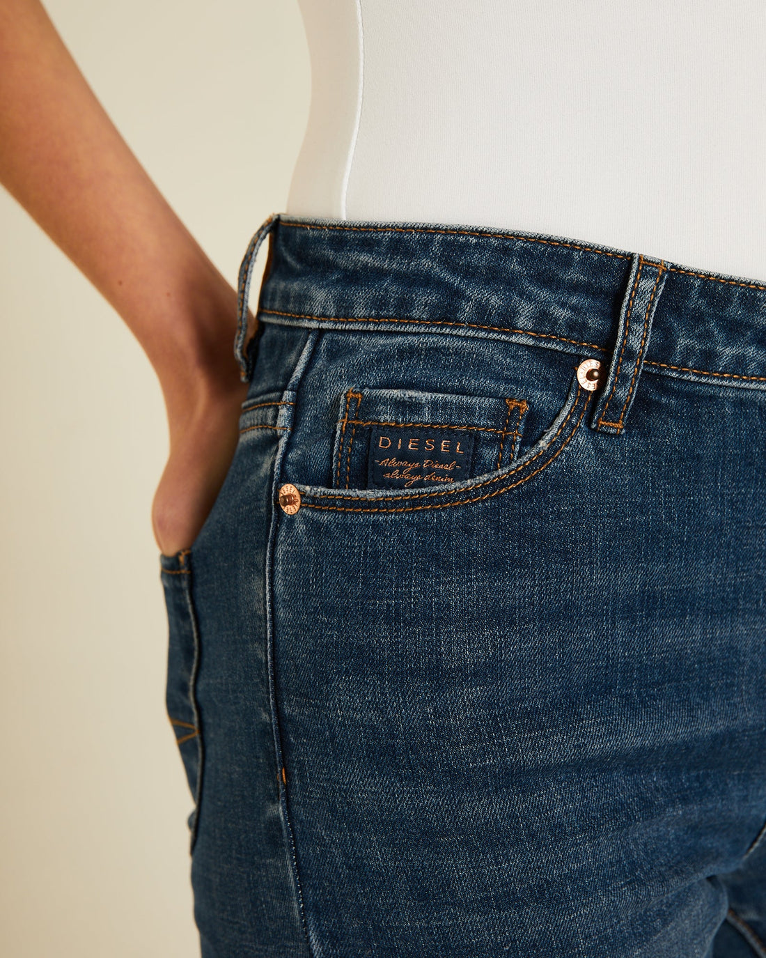 DIESEL Riley Slim Jean - Medium Blue