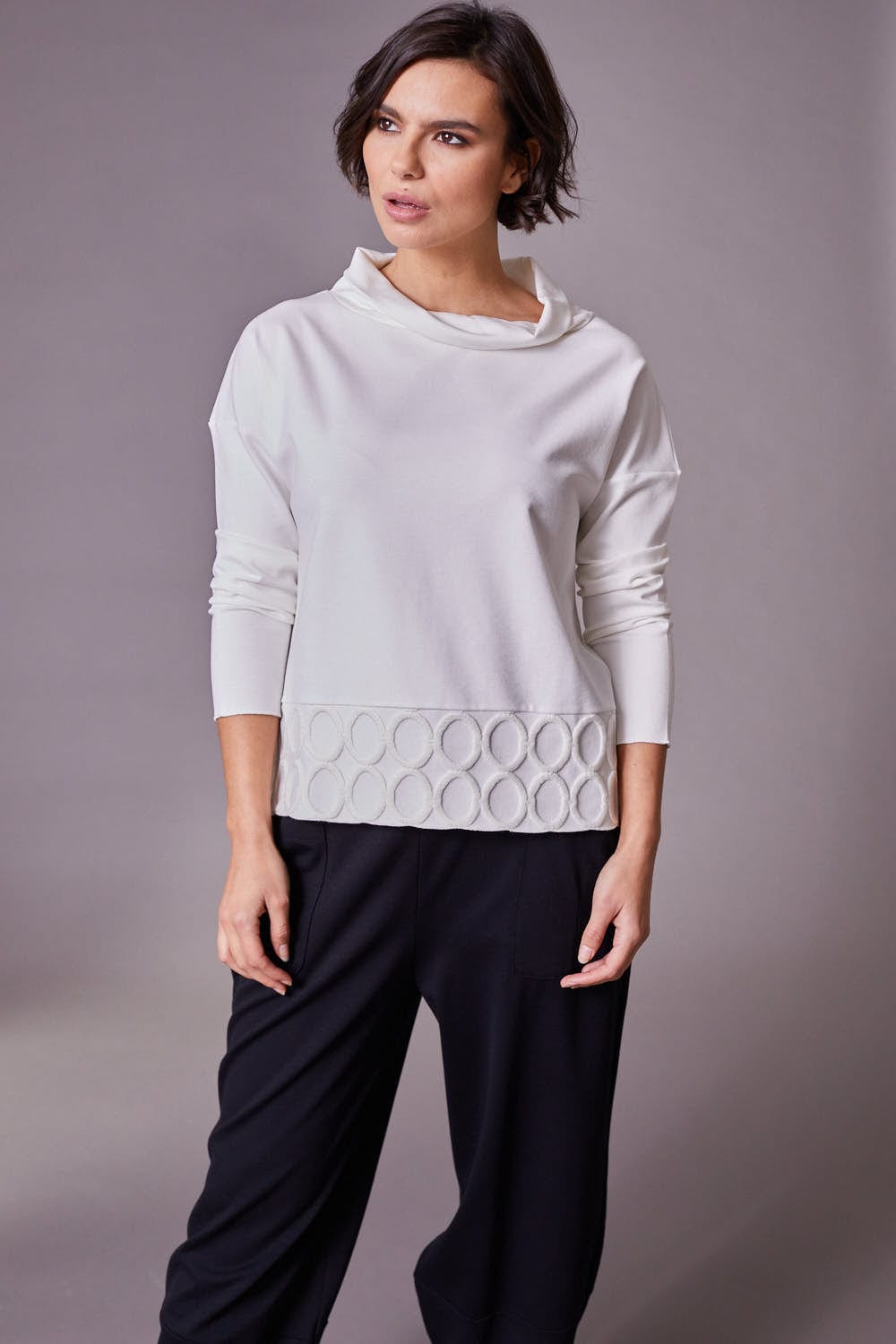 Peruzzi Circle Border Top