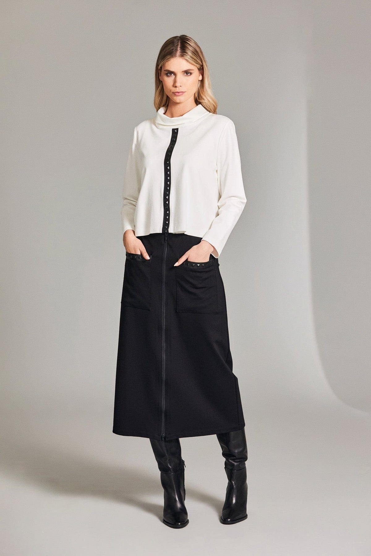 Peruzzi Hammered Stud Top - Ecru