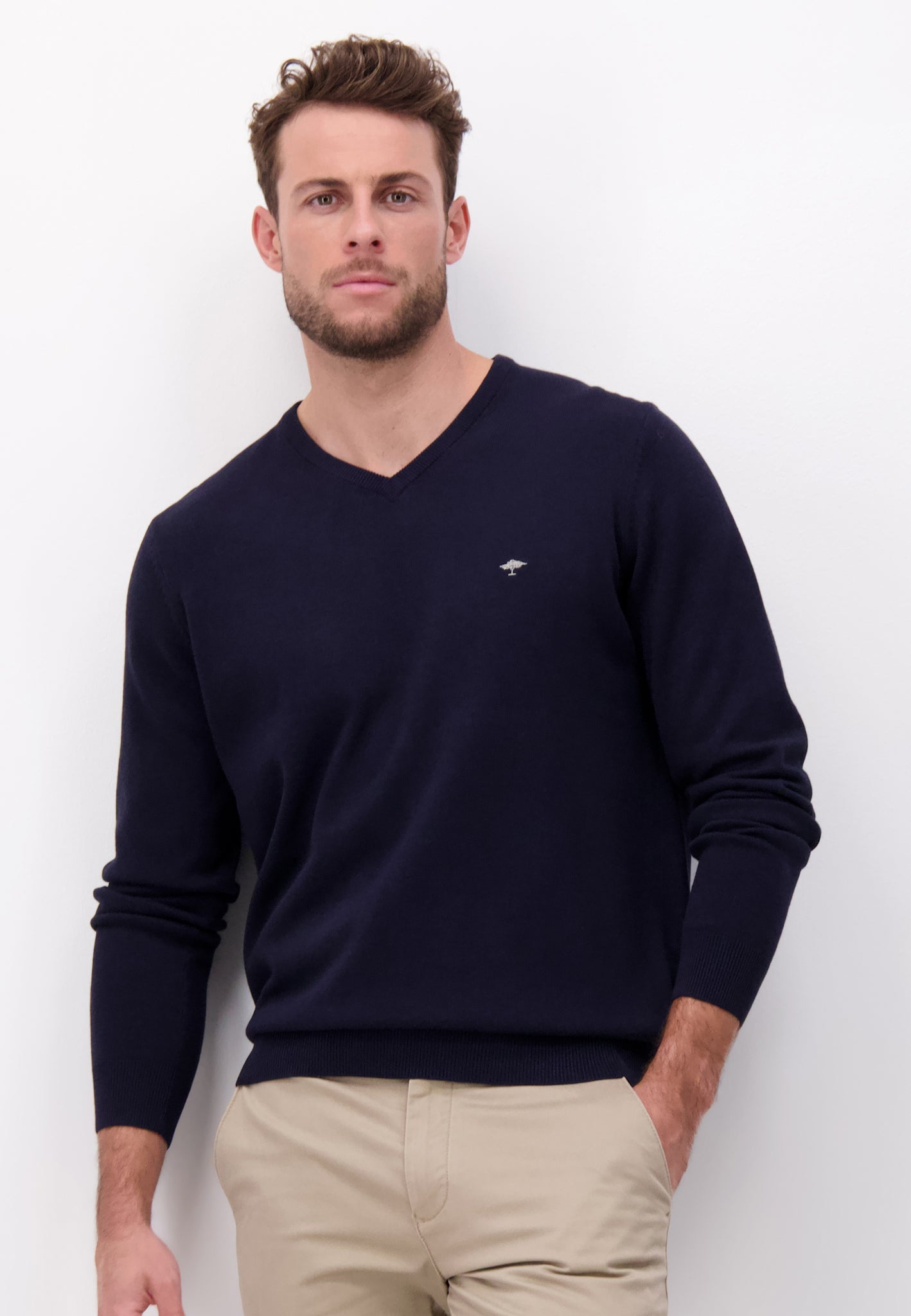 Fynch Hatton Superfine Cotton V-Neck - Navy