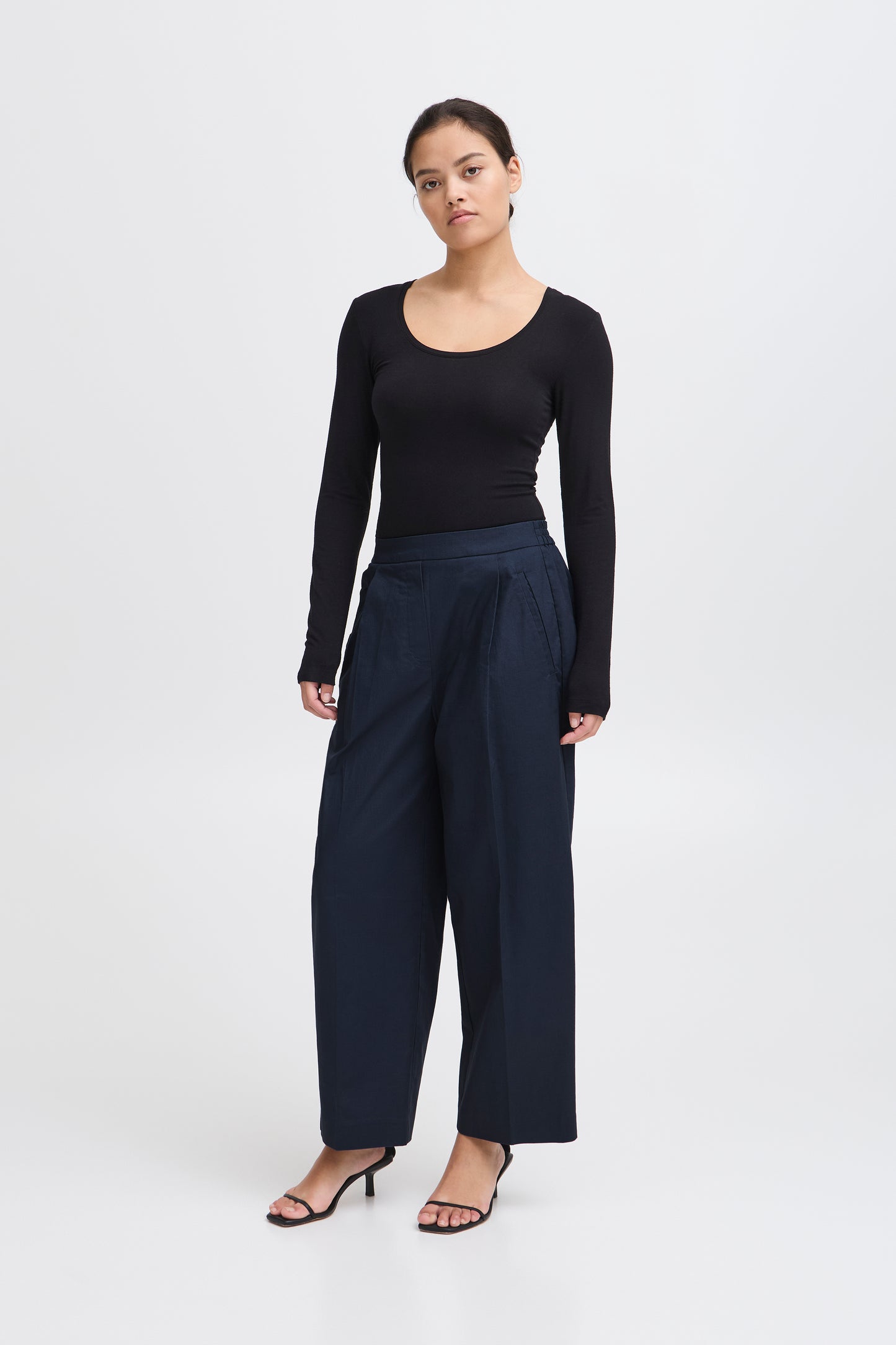 ICHI IHUNICA Trousers - Navy