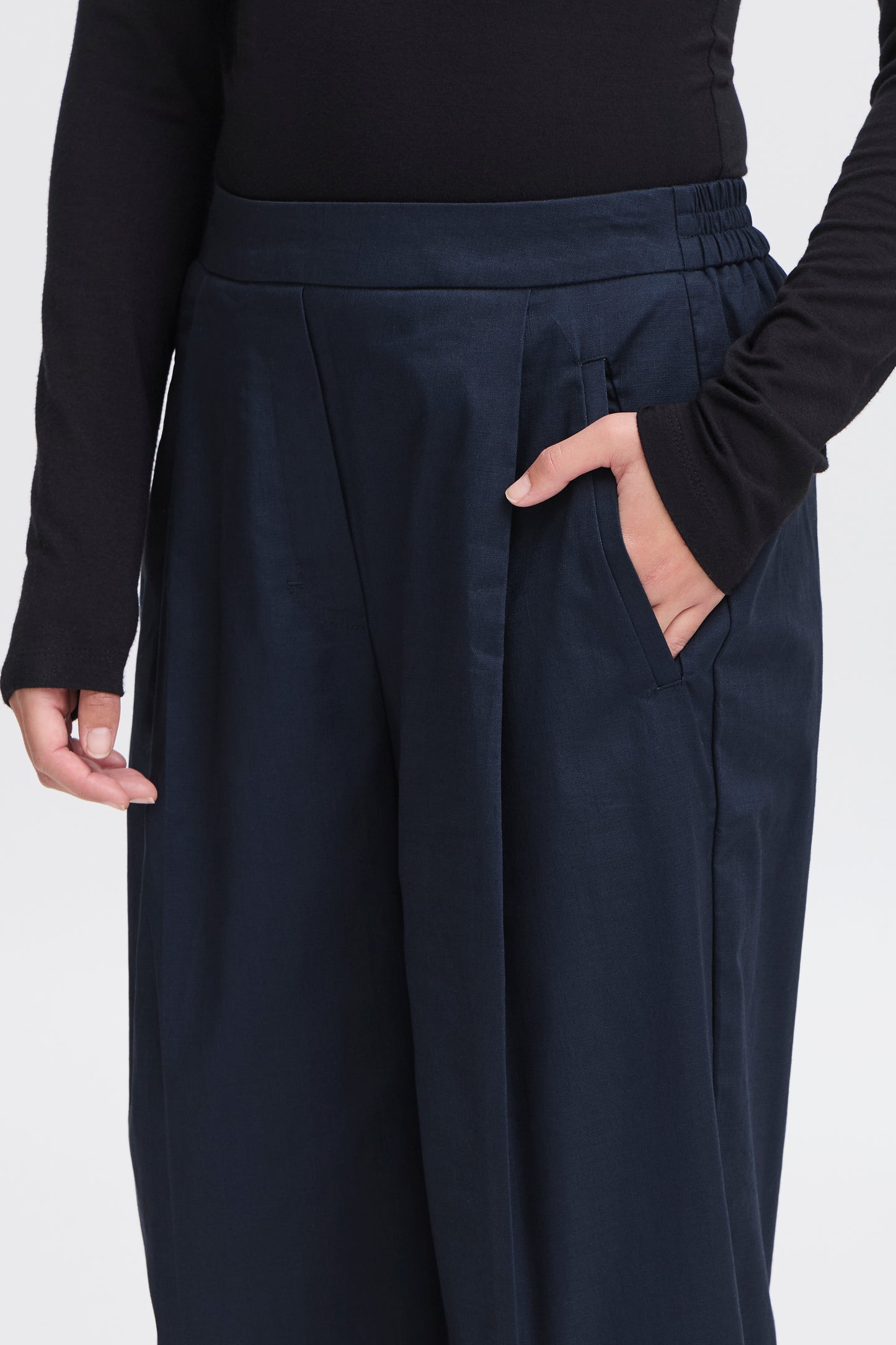 ICHI IHUNICA Trousers - Navy
