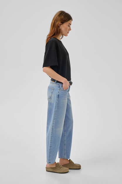 Essential Wardrobe Baloo Barrel - Light Wash