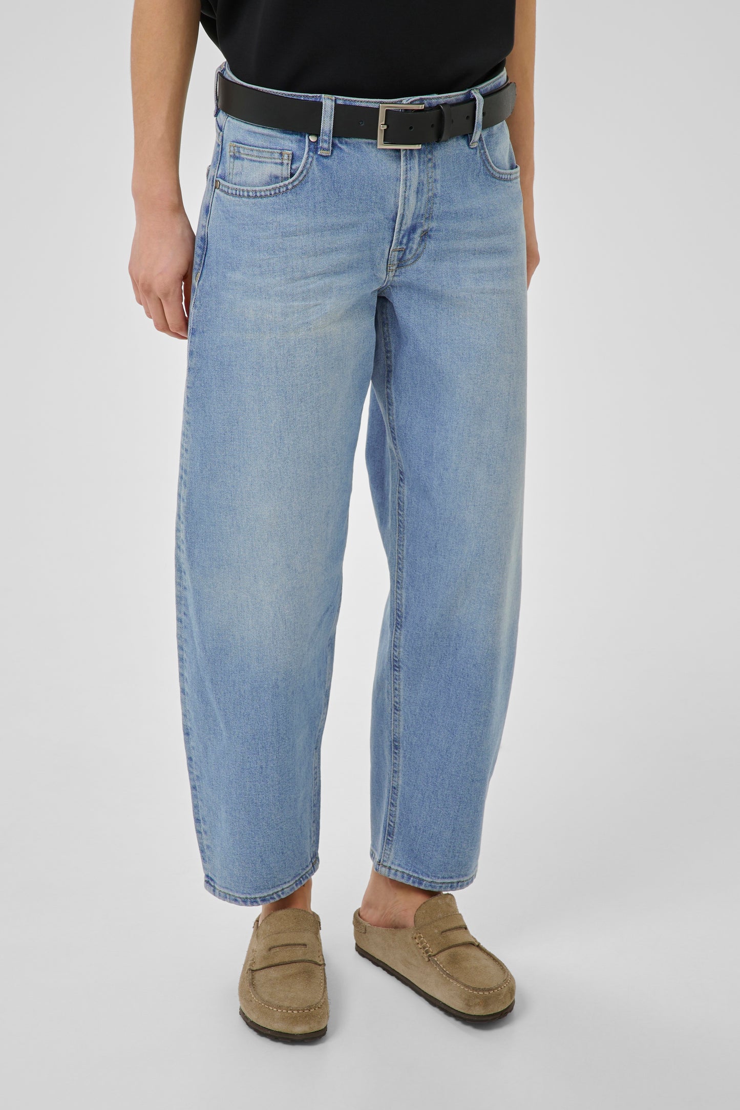 Essential Wardrobe Baloo Barrel - Light Wash