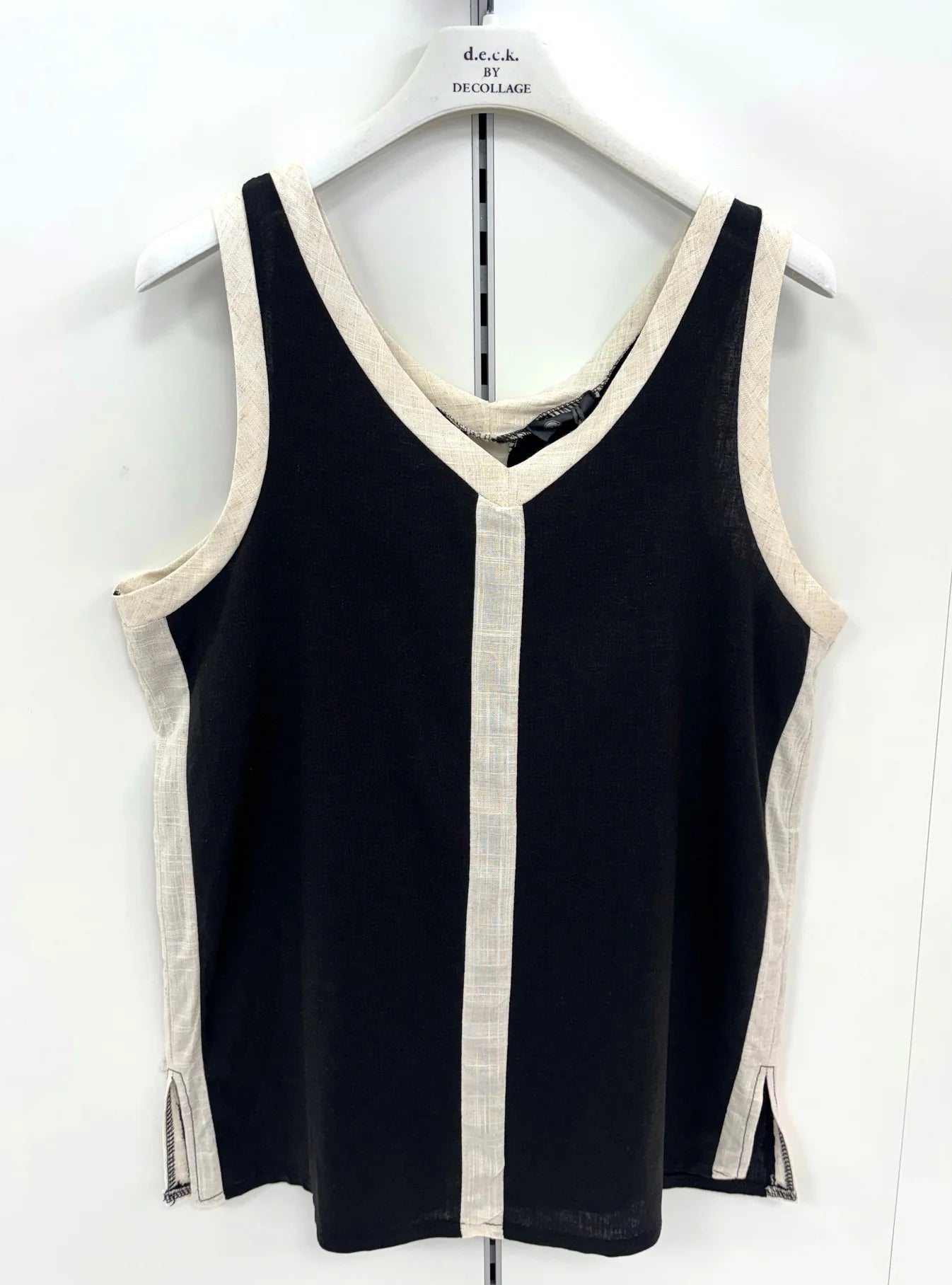 Deck Linen Blend V-Neck Vest - Black