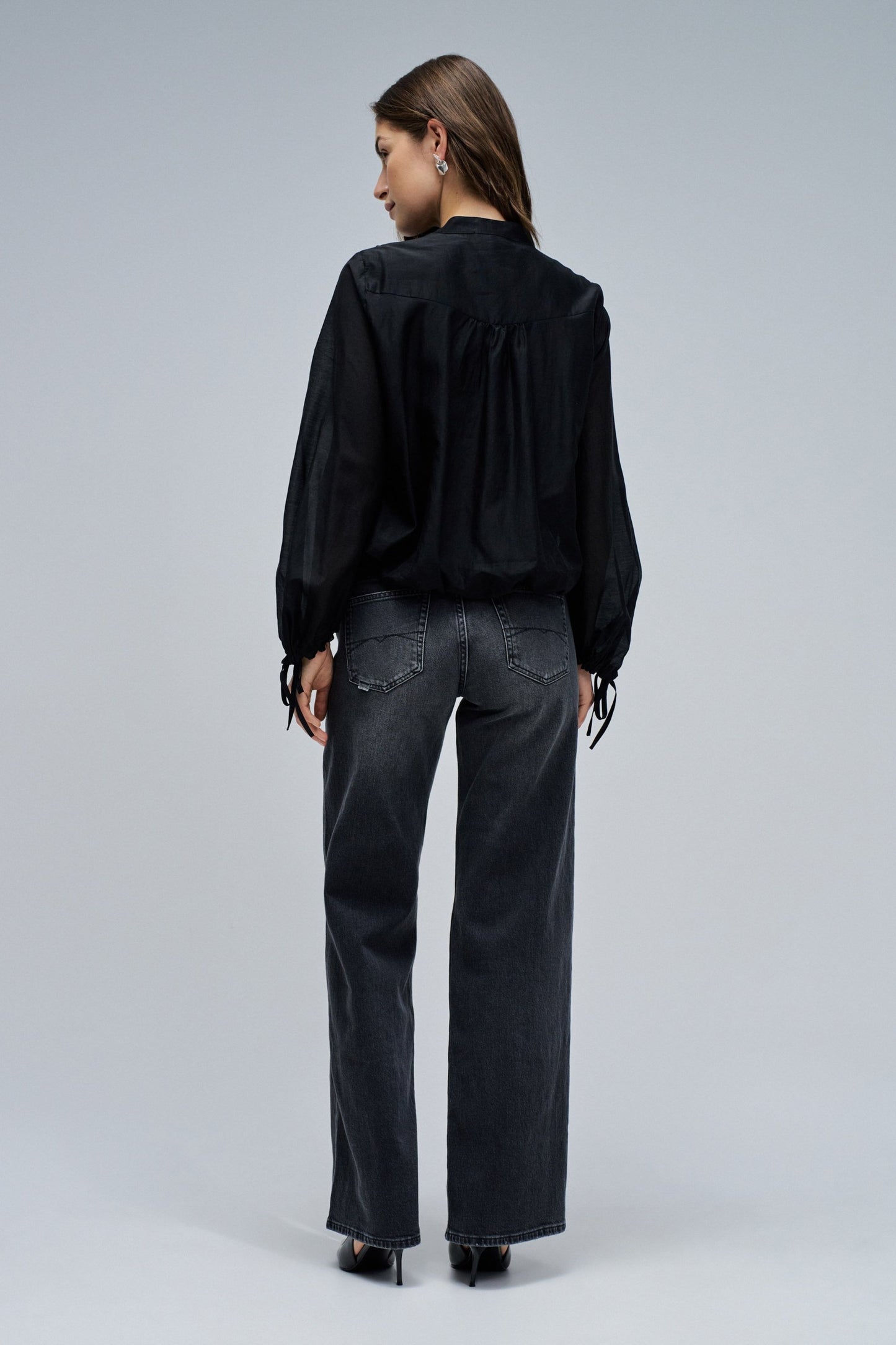 Salsa Buttoned Cropped Blouse - Black