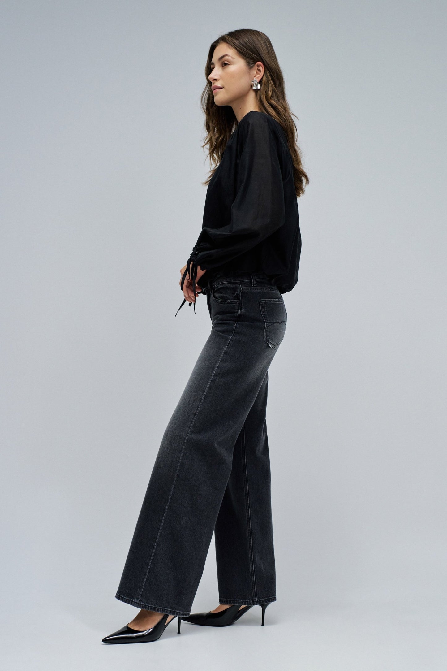 Salsa Buttoned Cropped Blouse - Black