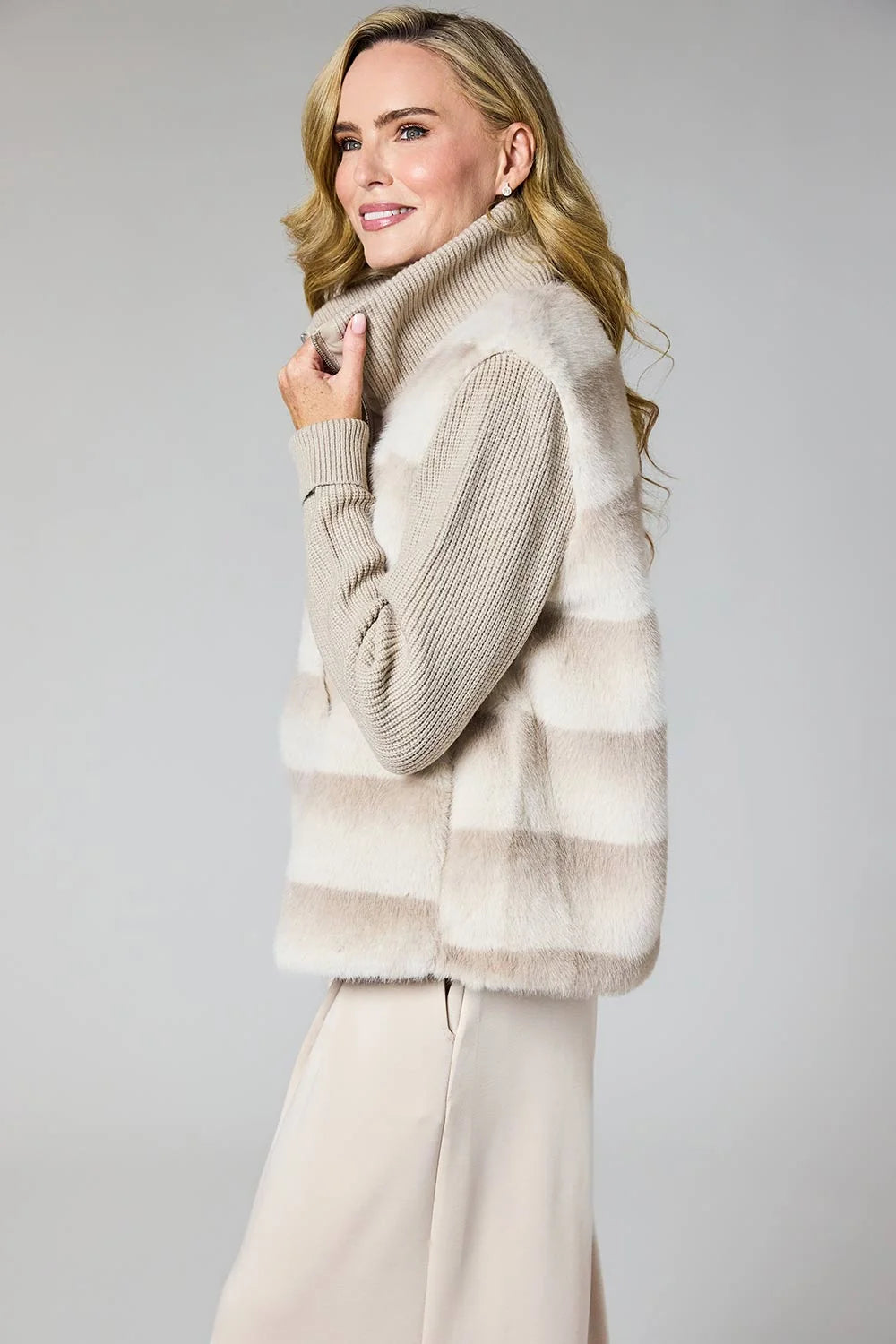 Deck Faux Fur Jacket - beige
