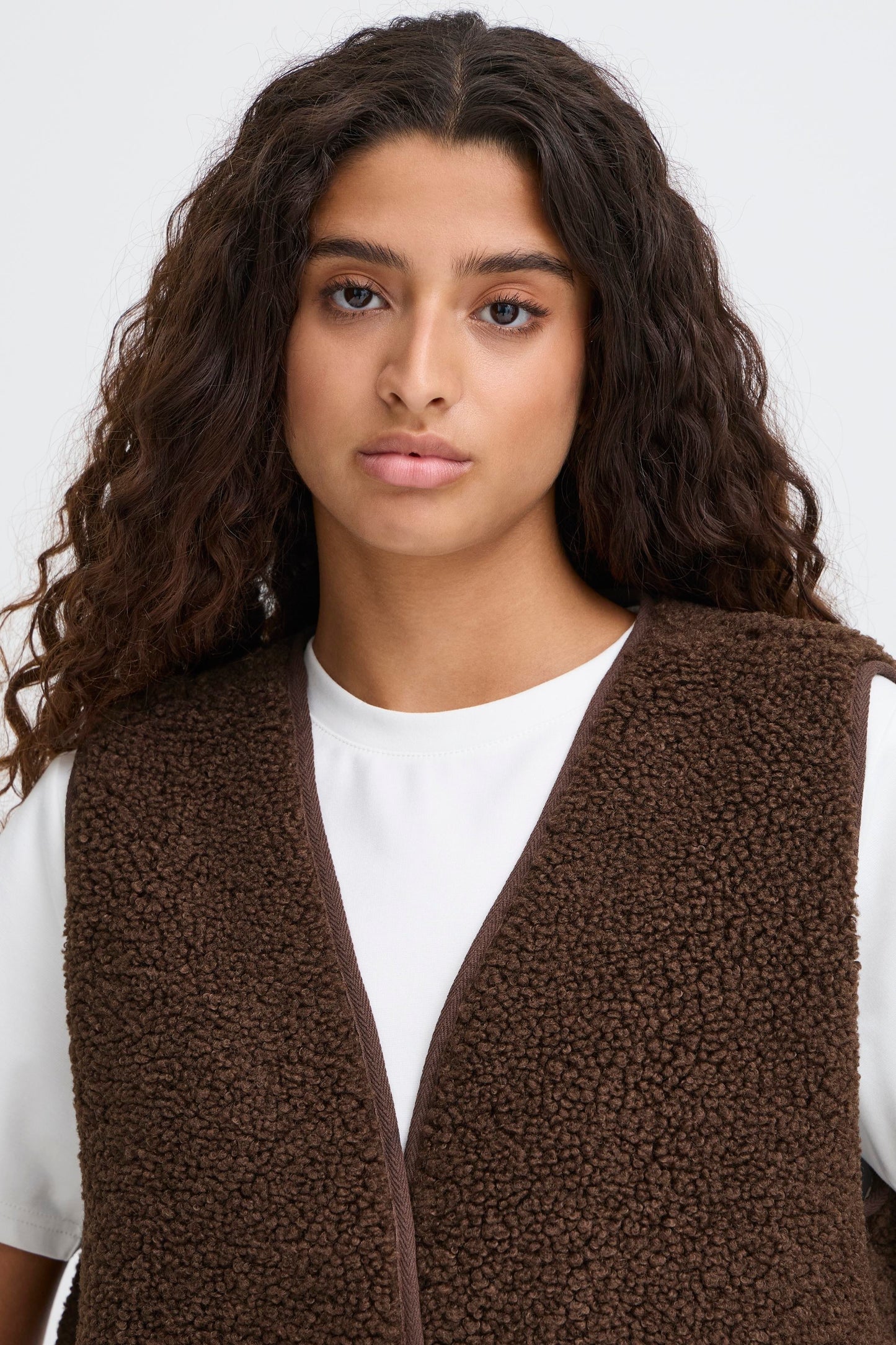 ICHI Gozima Waistcoat - Coffee Bean