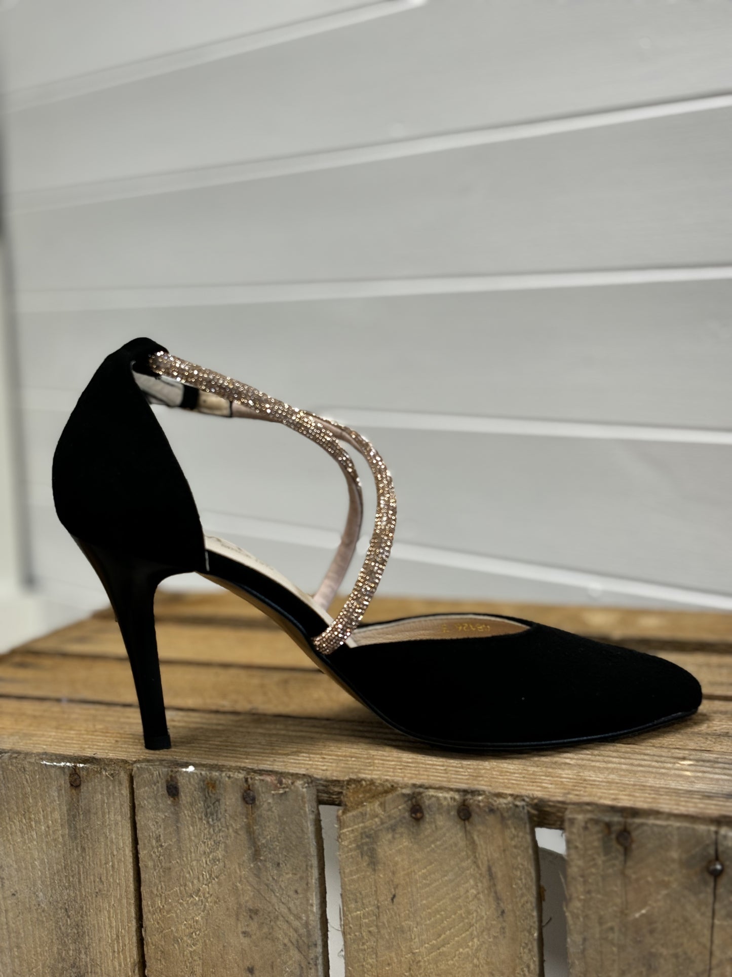 Emis Gold Wrap Heel - Black