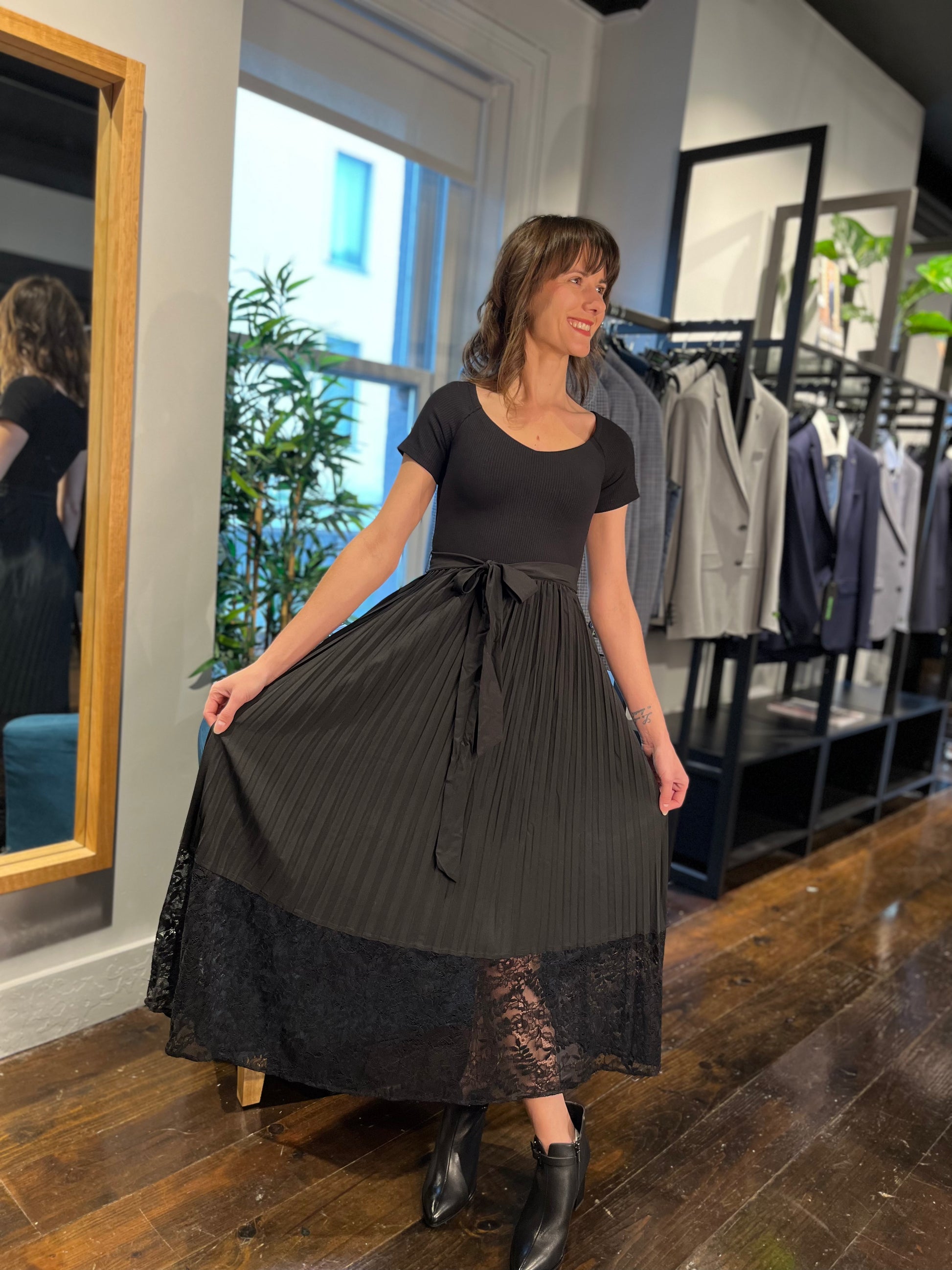 Guess black off shop the shoulder dress