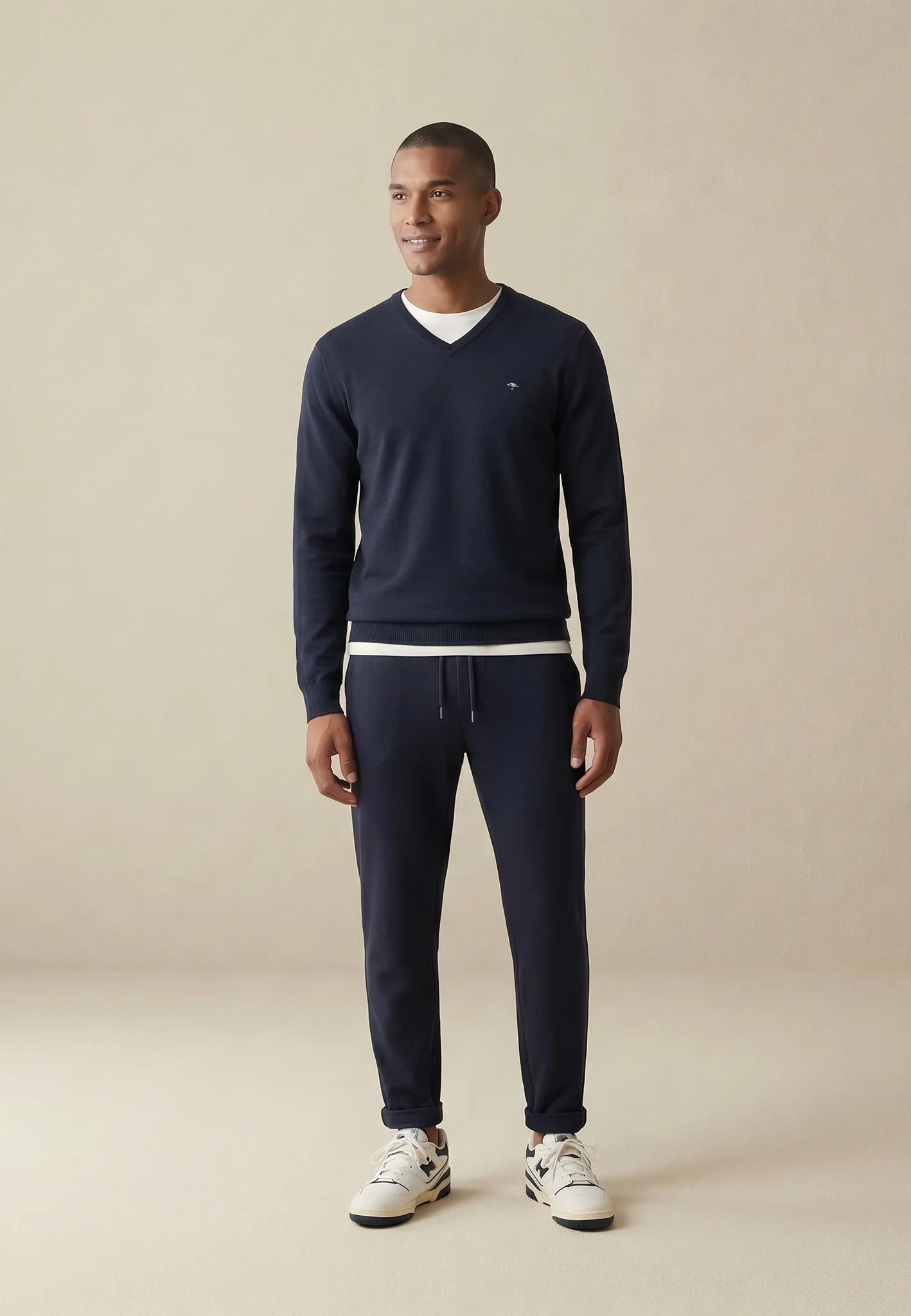 Fynch Hatton Superfine Cotton V-Neck - Navy