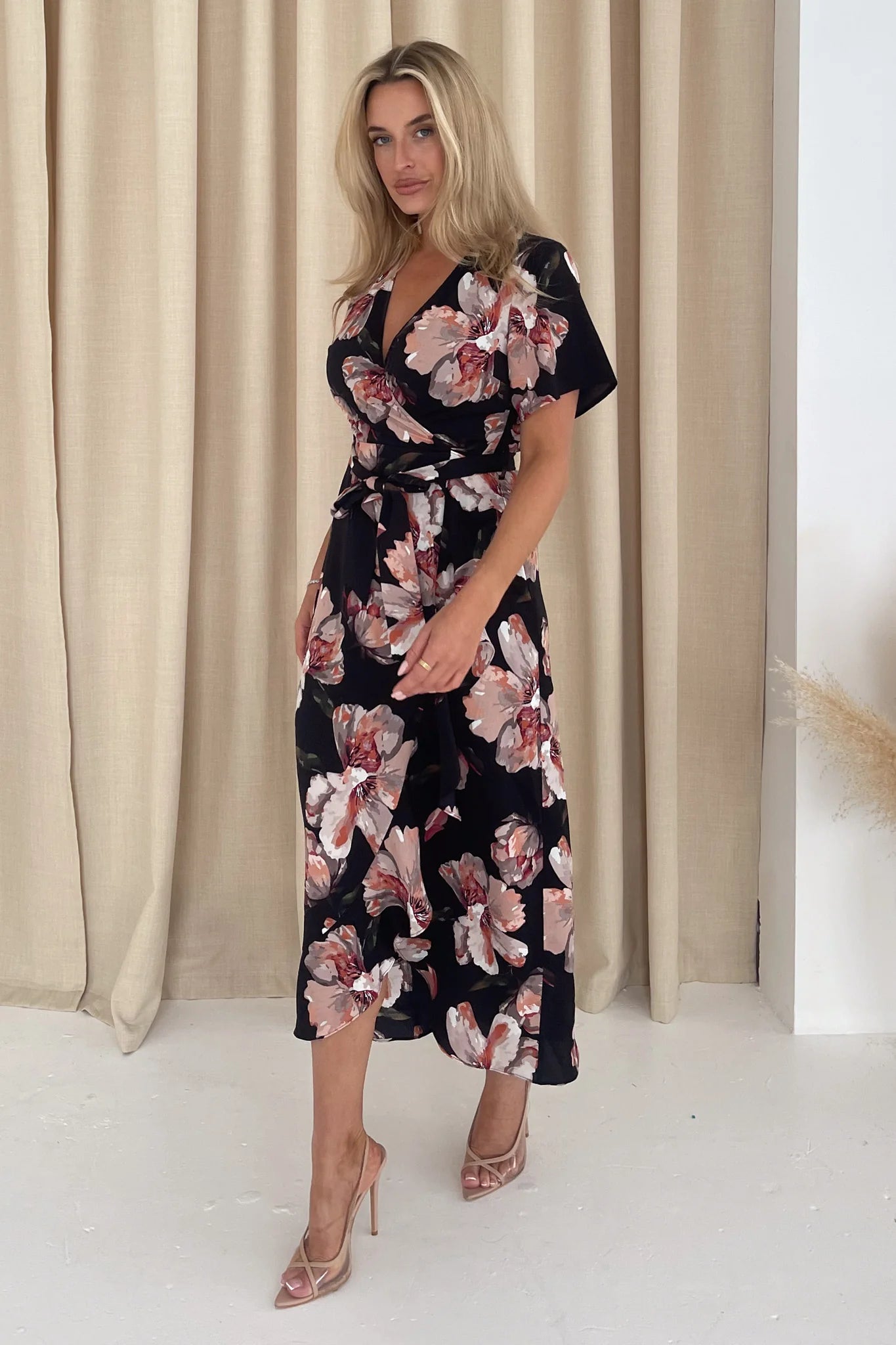 Girl in Mind Farrah Split Hem Frill Maxi Dress - Black Floral