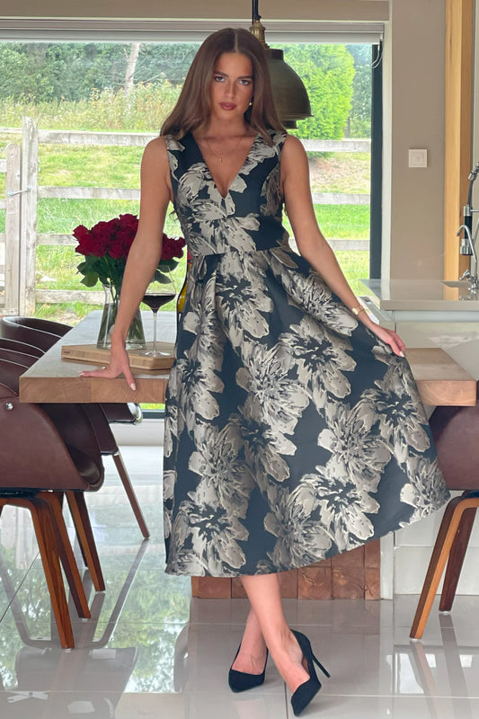 Girl In Mind Jesinia Jacquard Midi Dress - Black