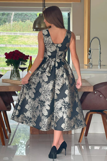 Girl In Mind Jesinia Jacquard Midi Dress - Black