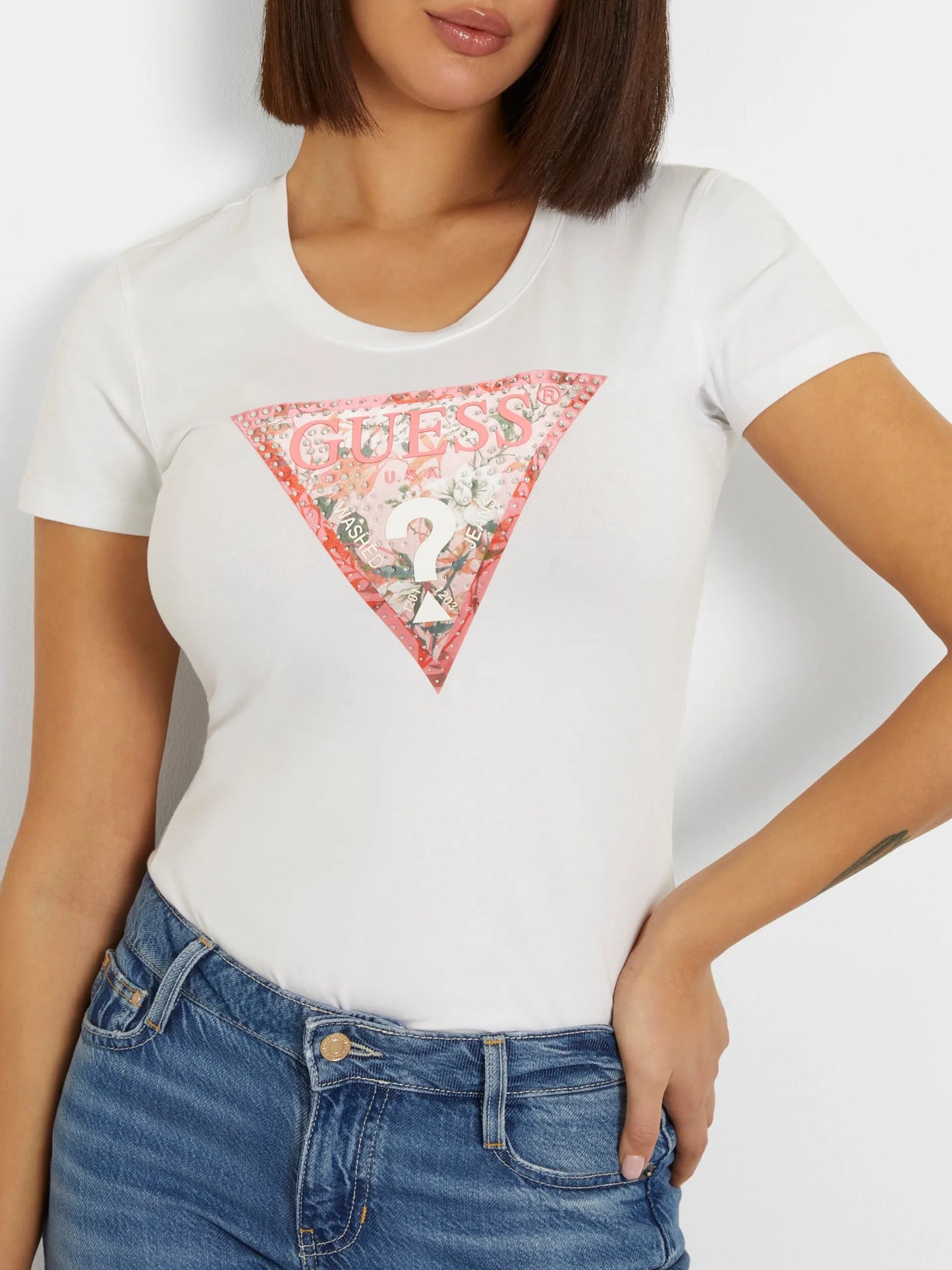 Guess Flower Triangle Tee - White