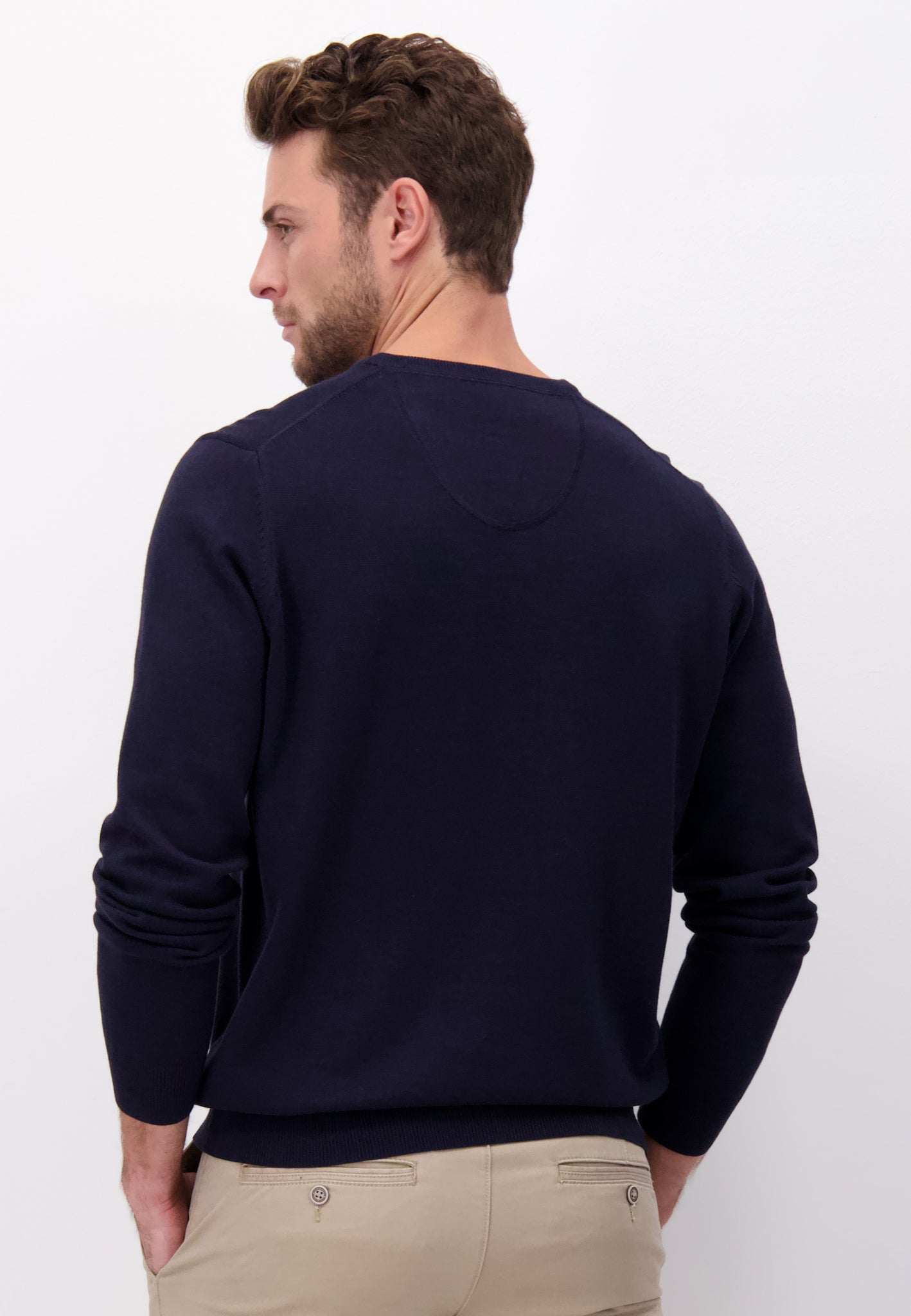 Fynch Hatton Superfine Cotton V-Neck - Navy